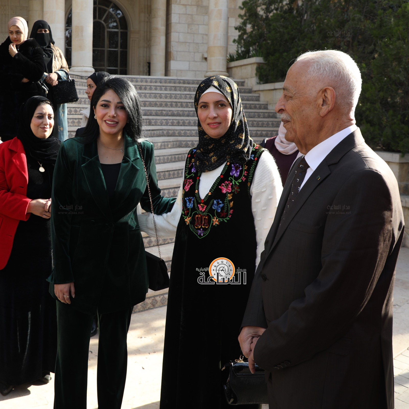 Madar Al-Saa Images 0.9402503836481295