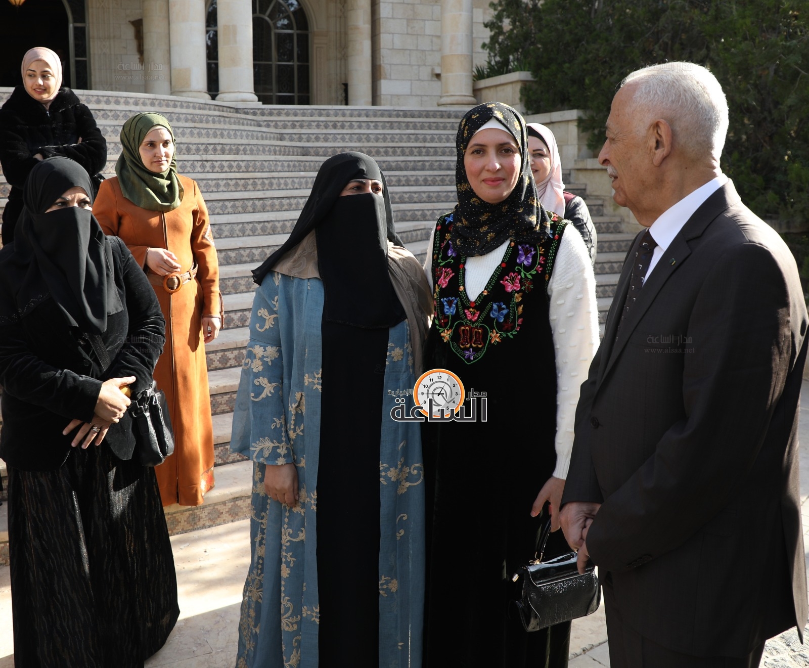 Madar Al-Saa Images 0.04621924941363509