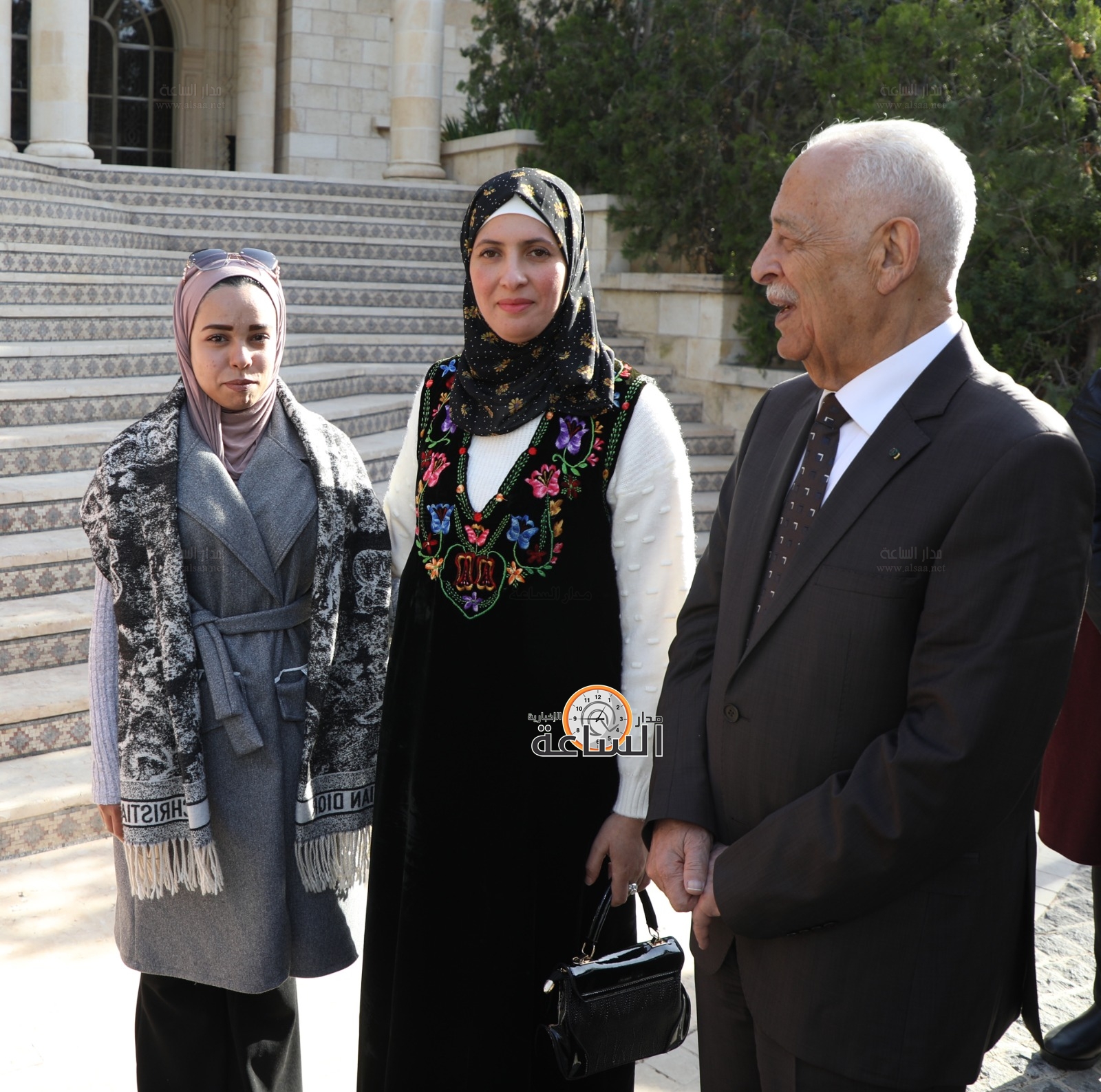 Madar Al-Saa Images 0.4771907120599719