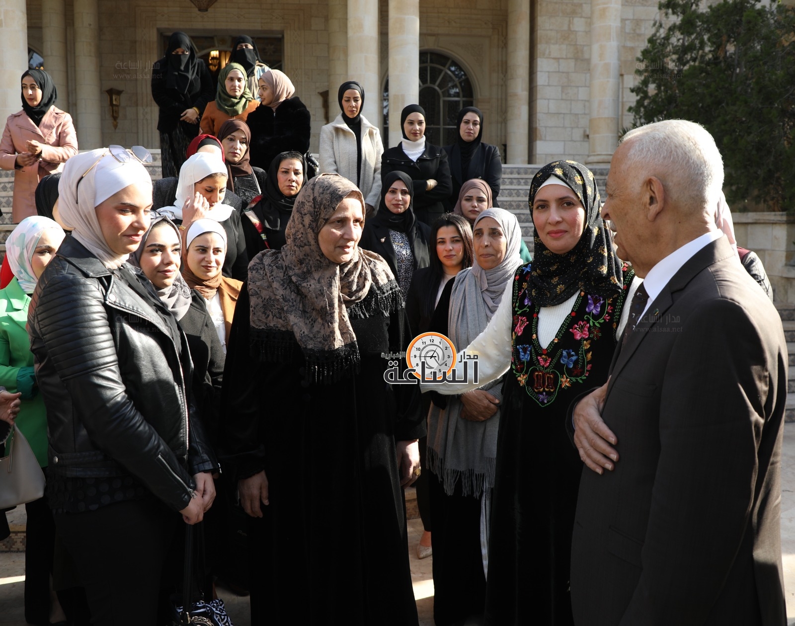 Madar Al-Saa Images 0.057328685257601375