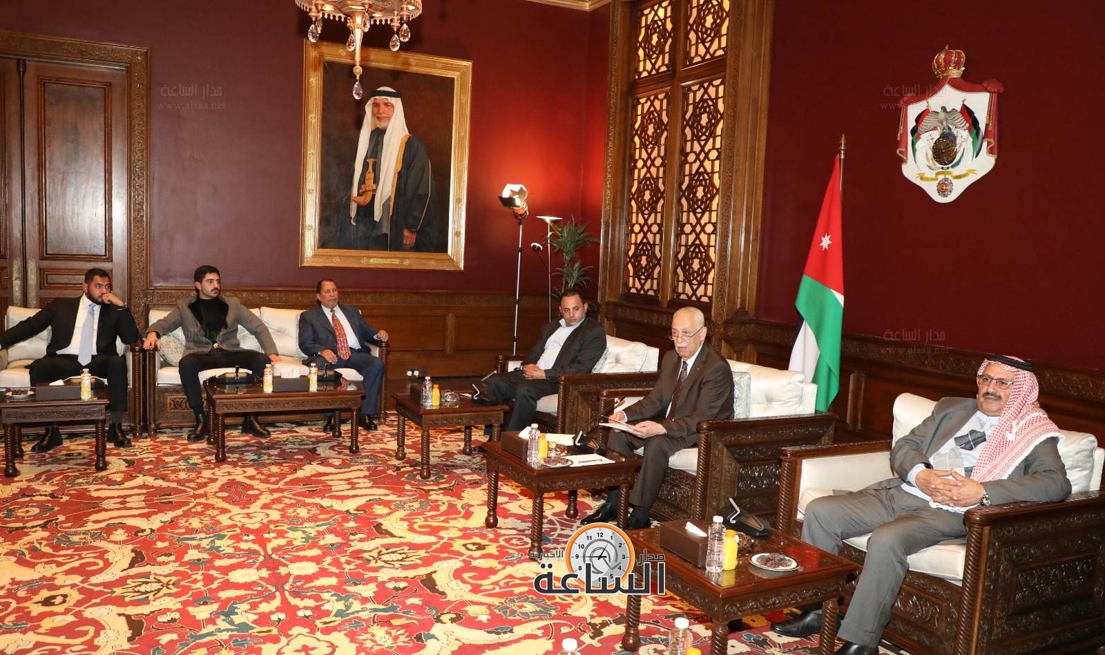 Madar Al-Saa Images 0.7004410317316816