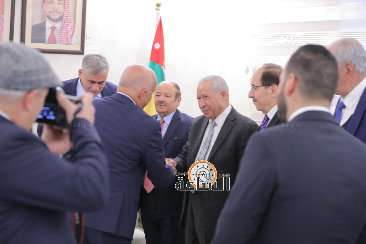 Madar Al-Saa Images 0.13774743192245342