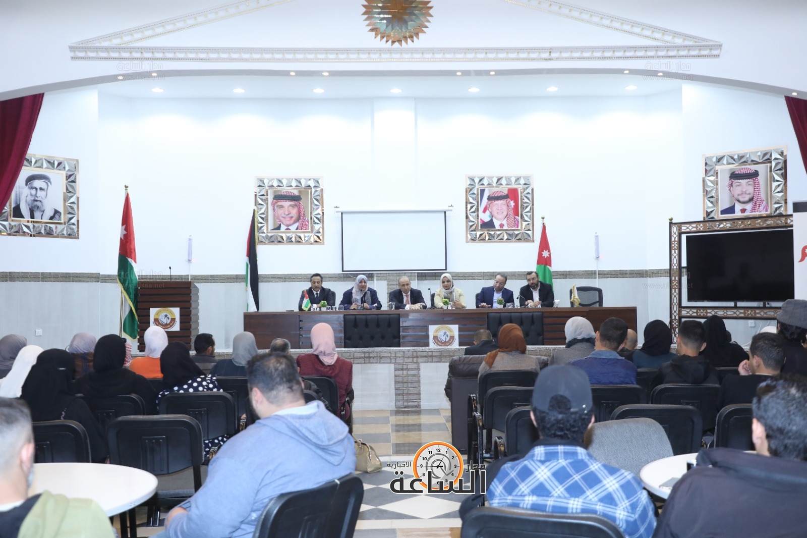 Madar Al-Saa Images 0.5236705465151137