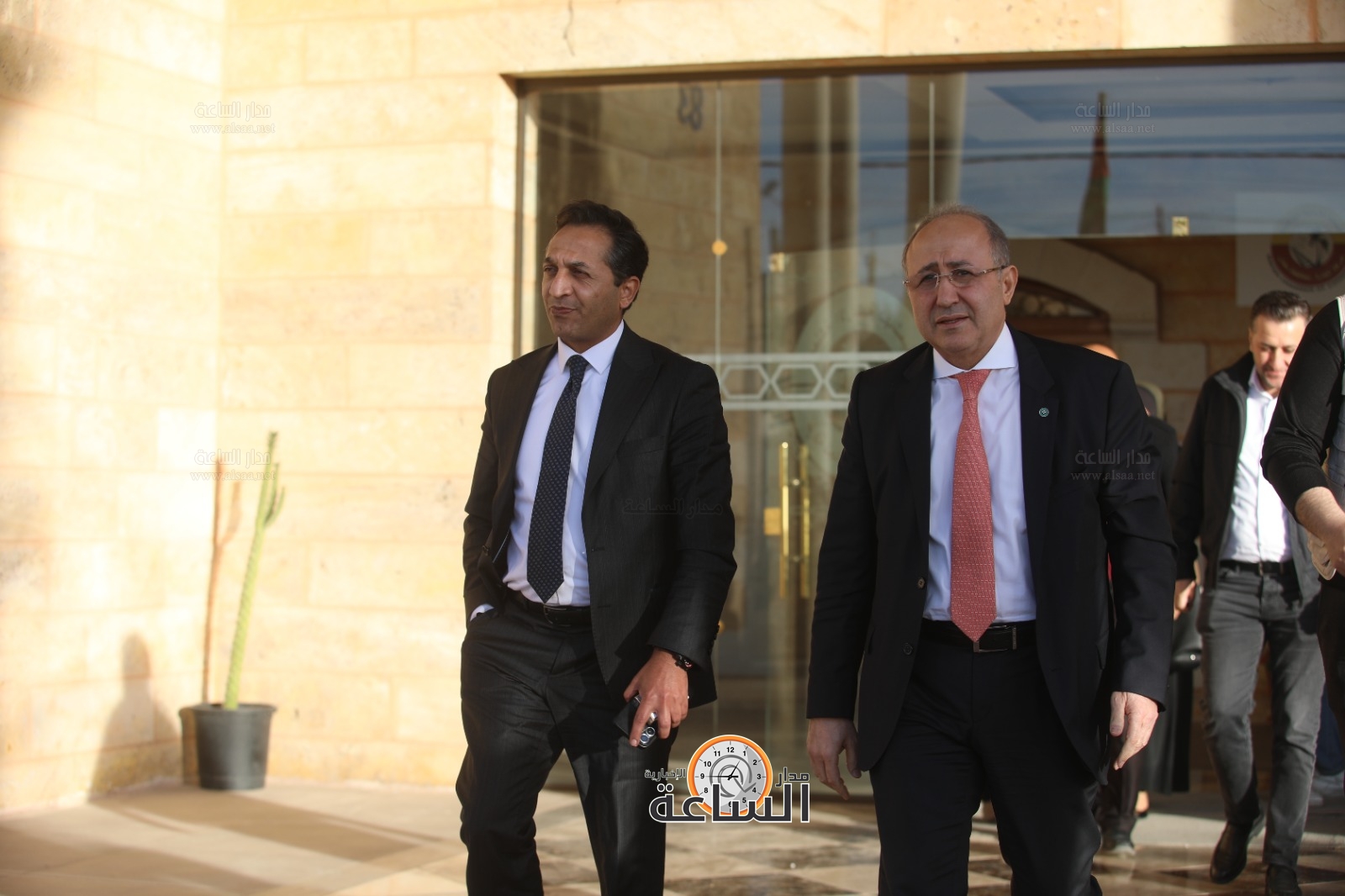 Madar Al-Saa Images 0.9999962859106515