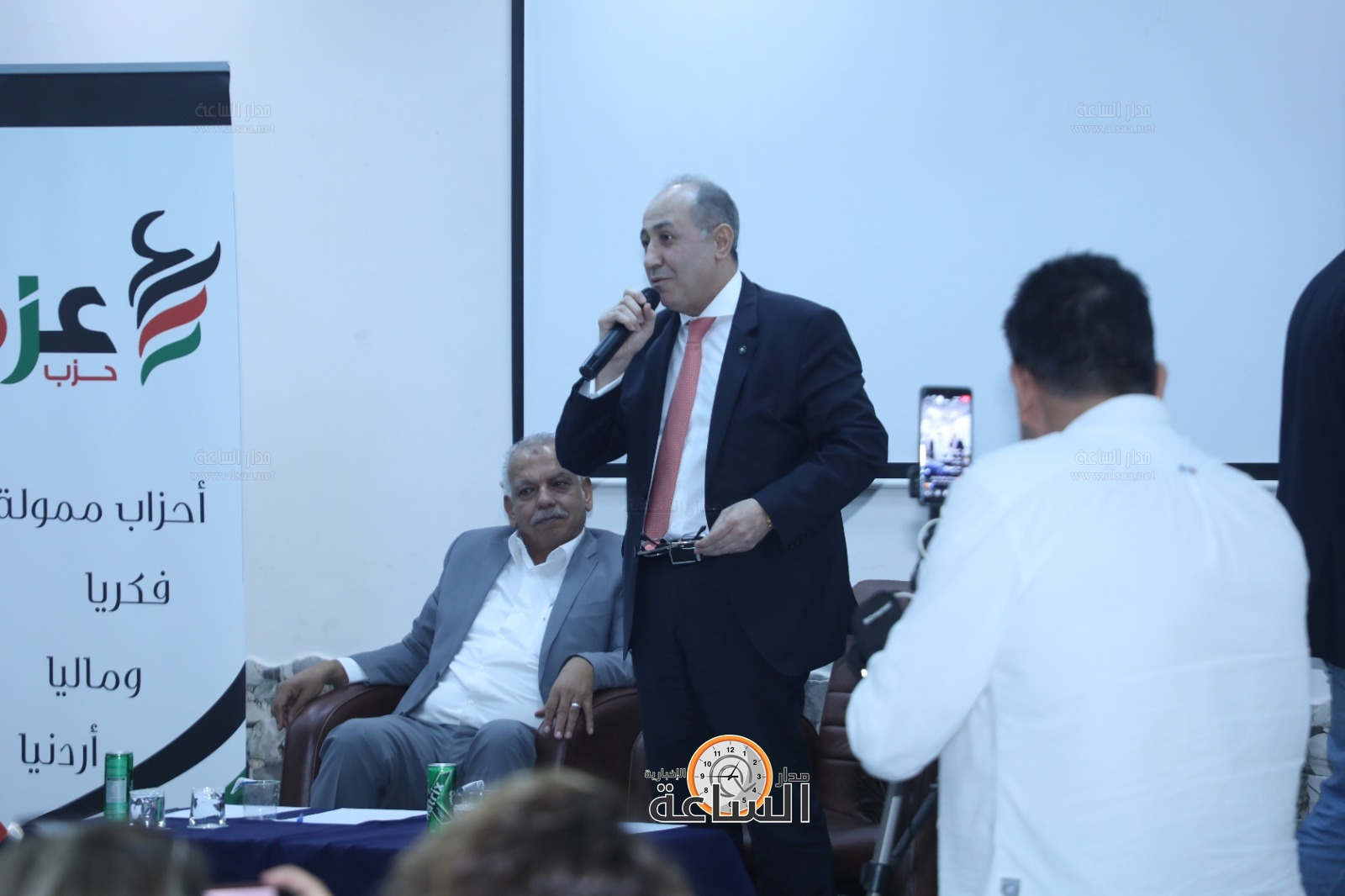 Madar Al-Saa Images 0.4844760543275335