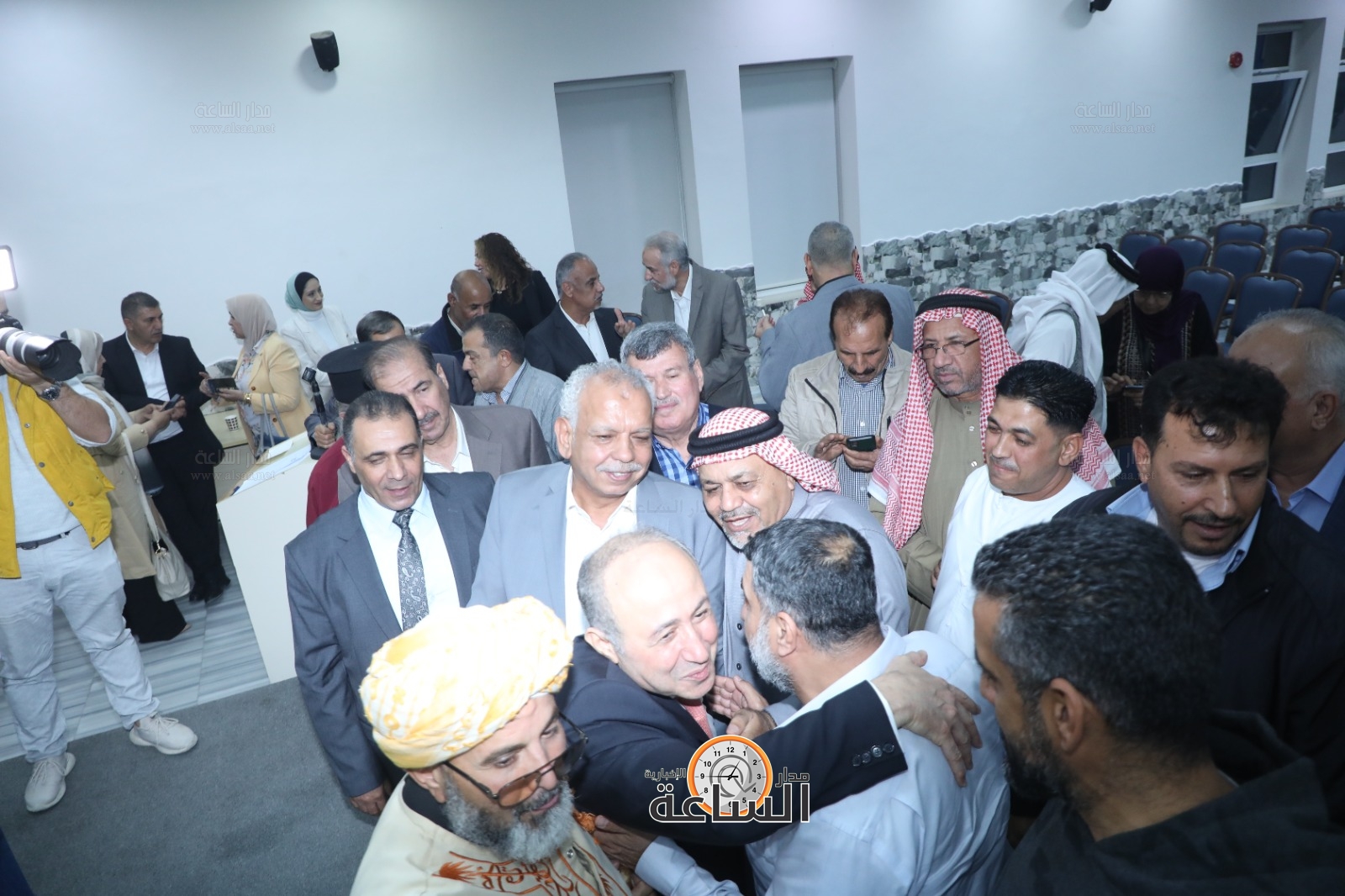 Madar Al-Saa Images 0.852858155124743