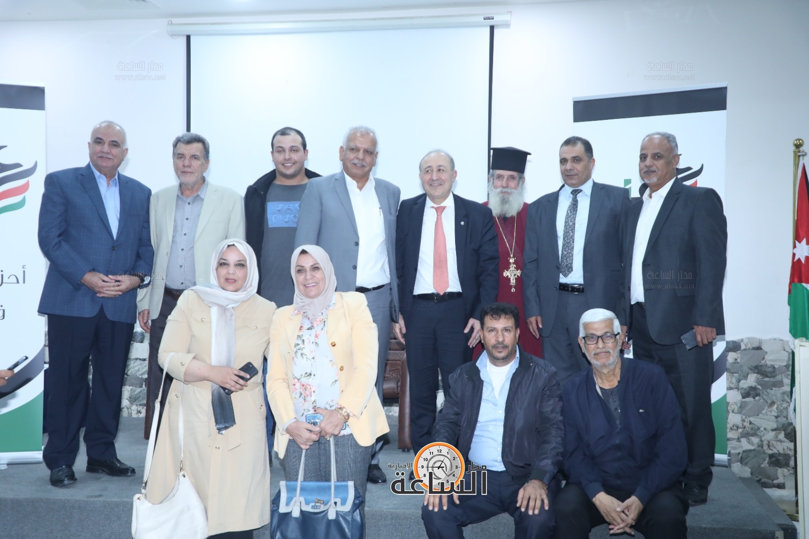 Madar Al-Saa Images 0.6371798119874528