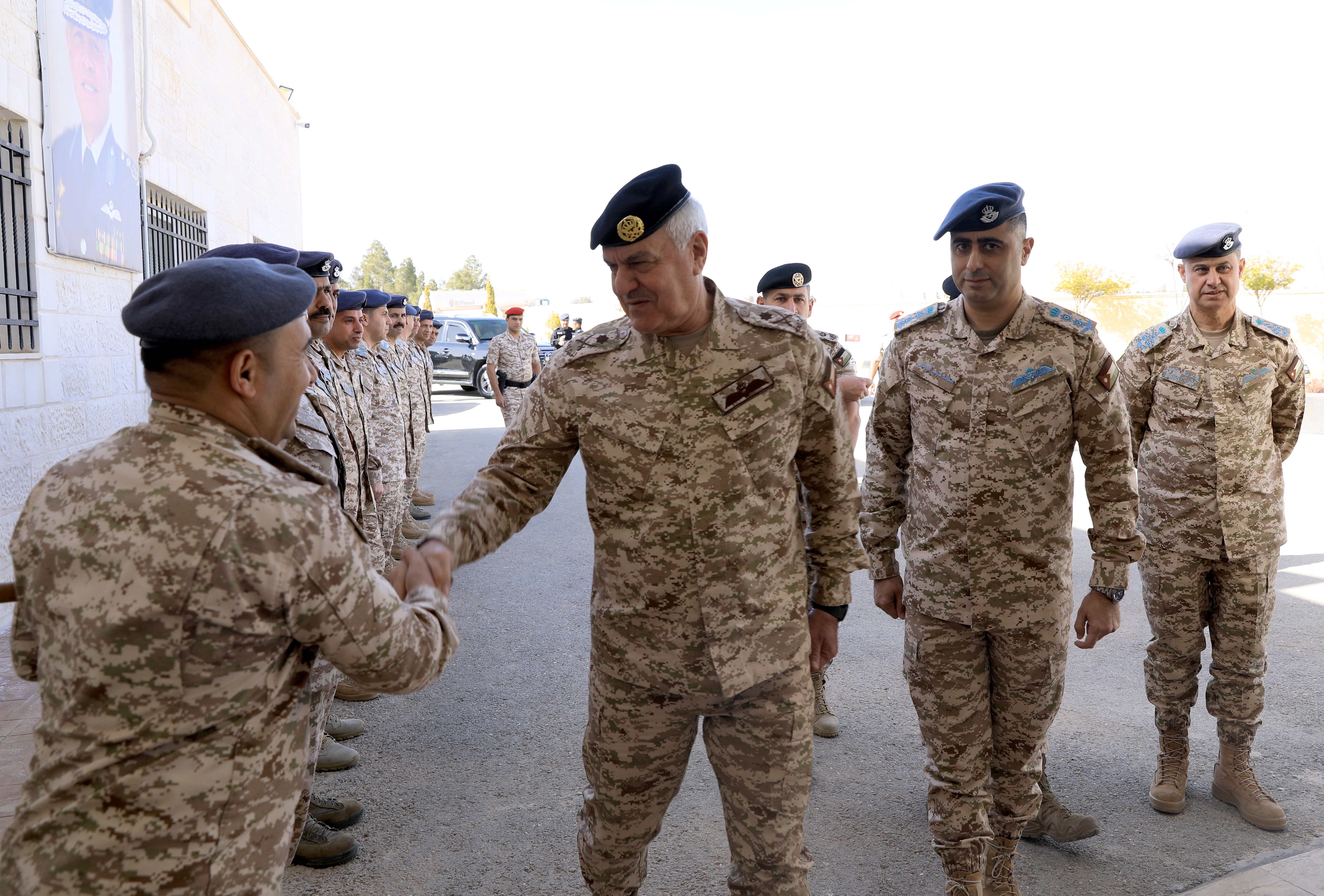 Madar Al-Saa Images 0.15346636464965946