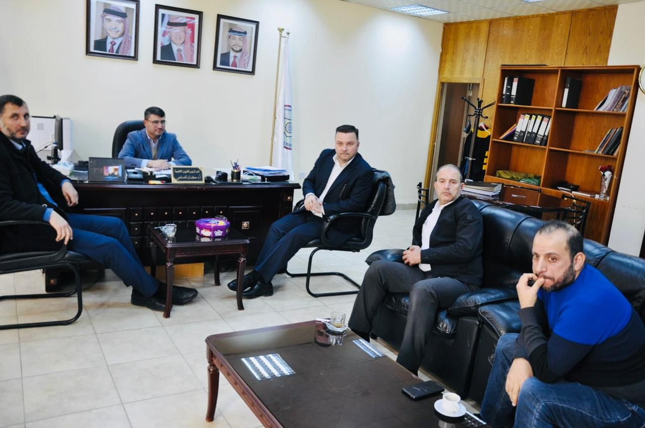 Madar Al-Saa Images 0.43620850032648506