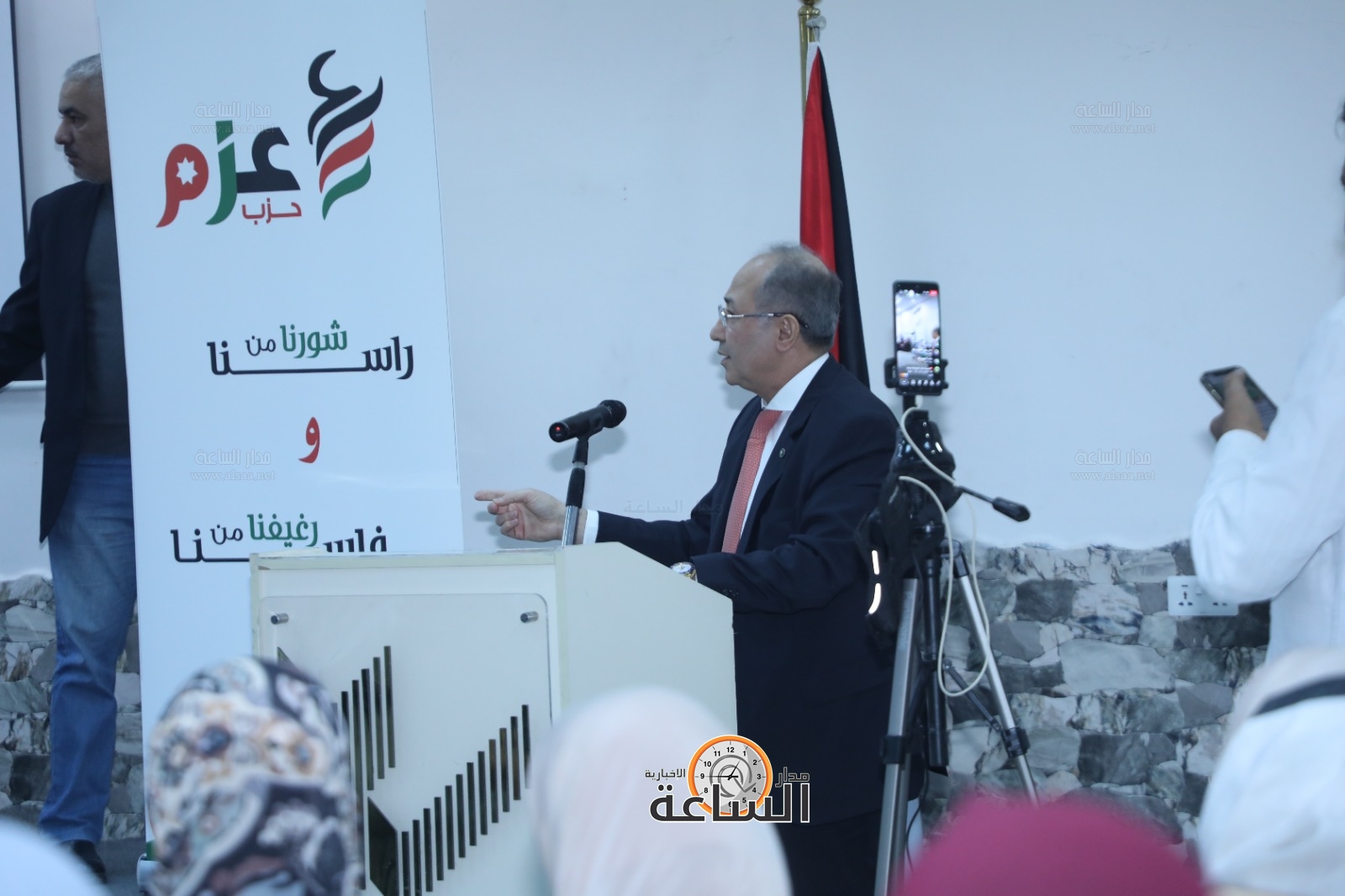 Madar Al-Saa Images 0.7848303447550664