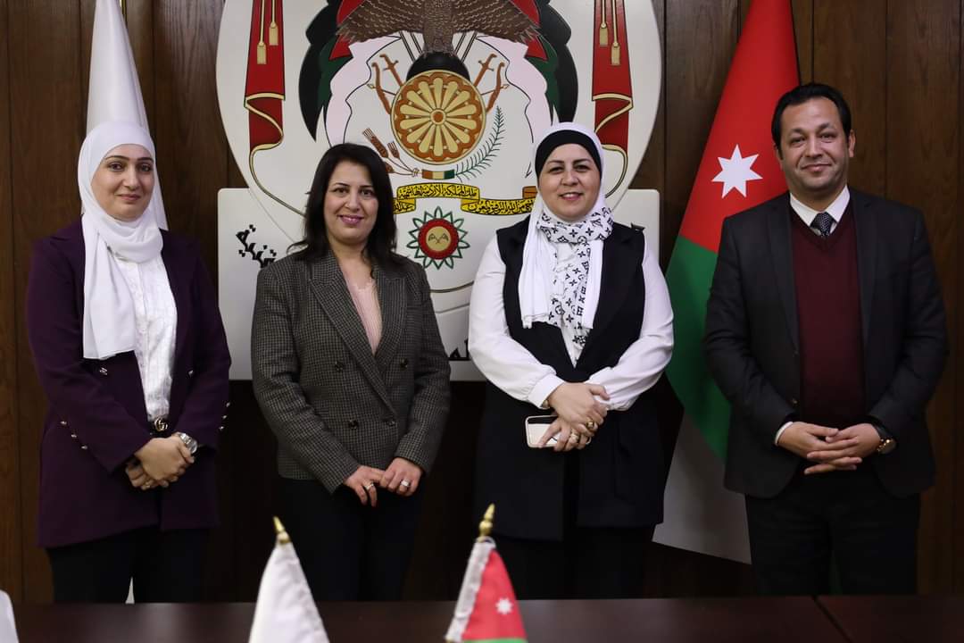 Madar Al-Saa Images 0.04611844347022176