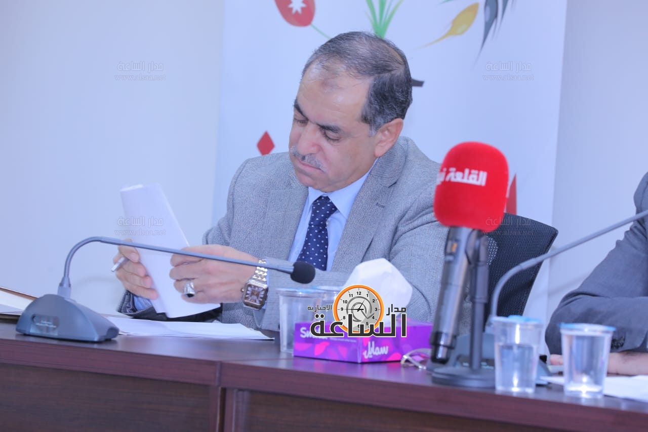 Madar Al-Saa Images 0.477063621237362