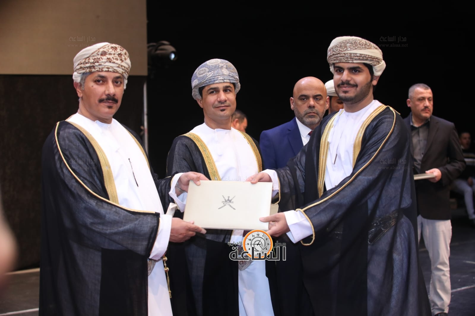 Madar Al-Saa Images 0.5509190725932256