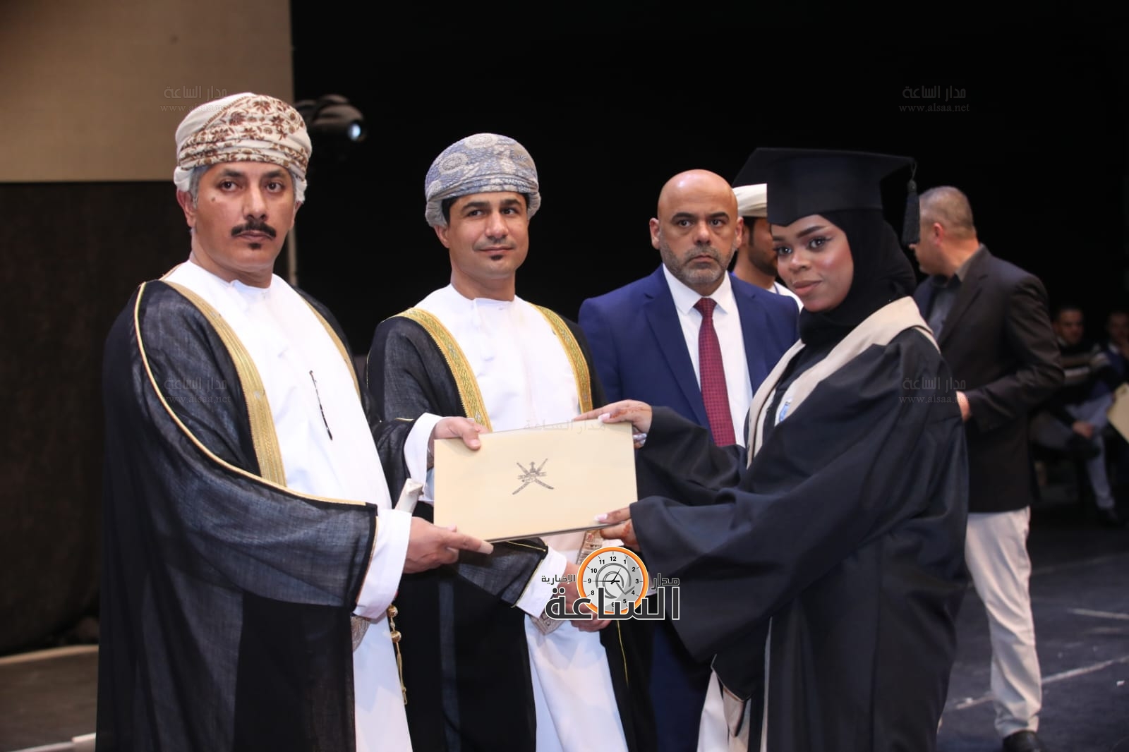 Madar Al-Saa Images 0.15399325555302235