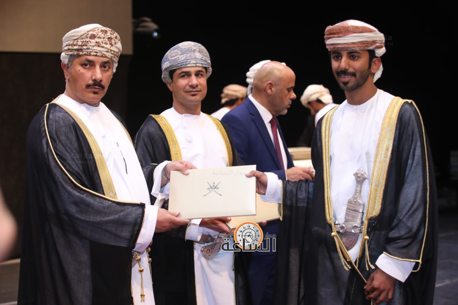 Madar Al-Saa Images 0.7296607223180929