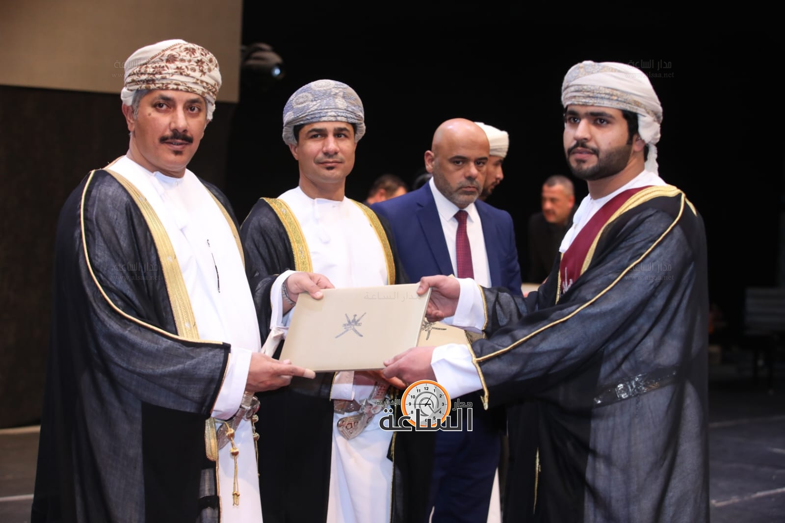 Madar Al-Saa Images 0.9364758175057266