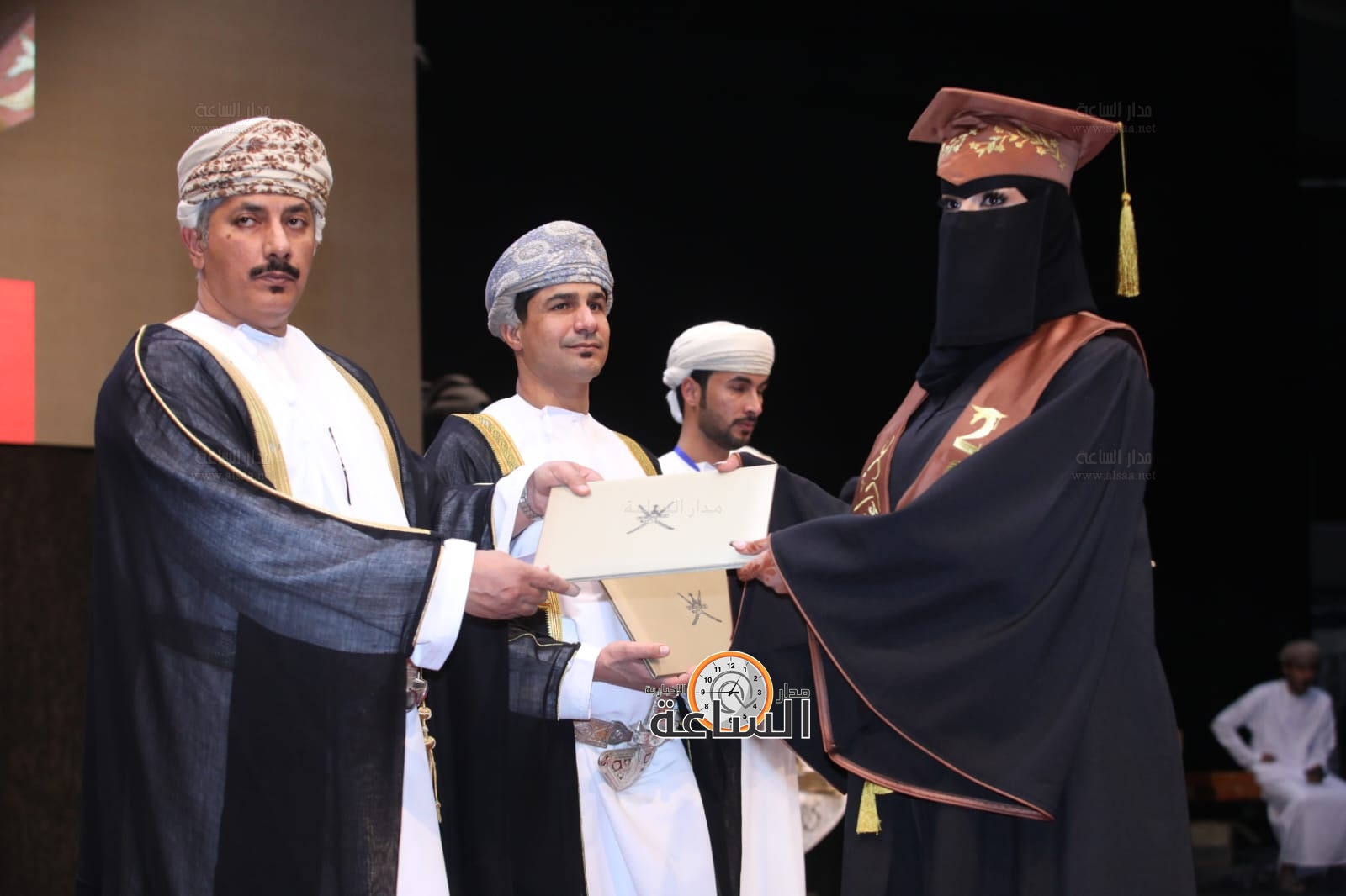 Madar Al-Saa Images 0.8585563619488426