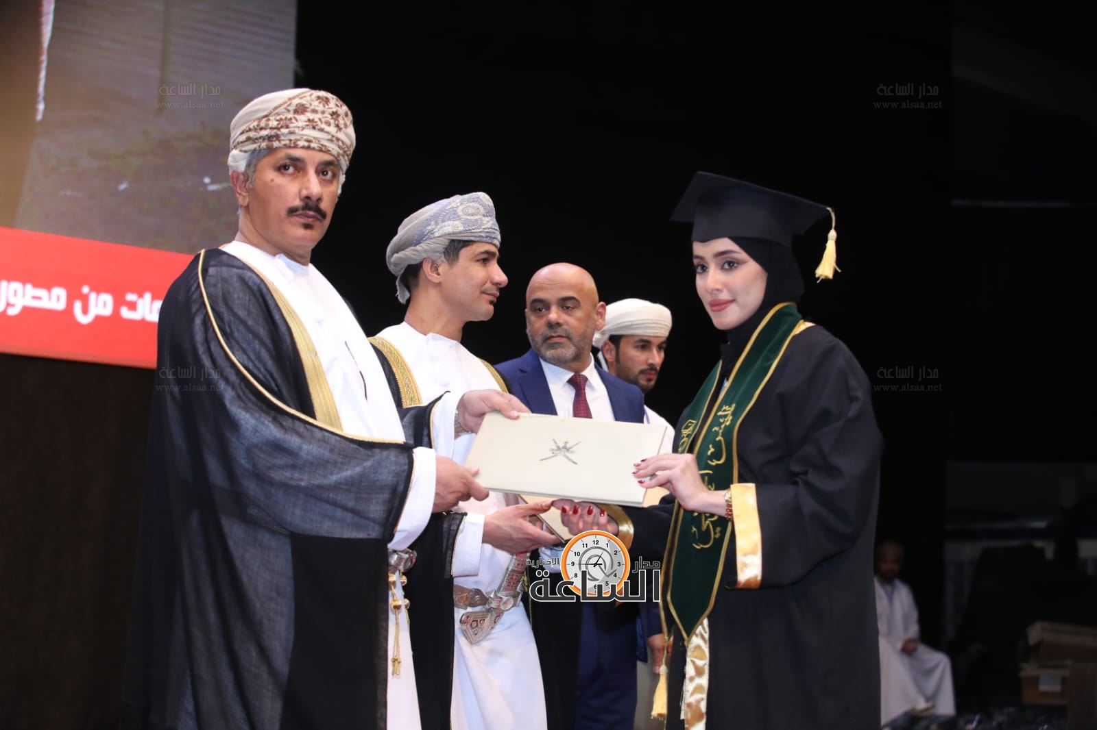 Madar Al-Saa Images 0.3726429356981691