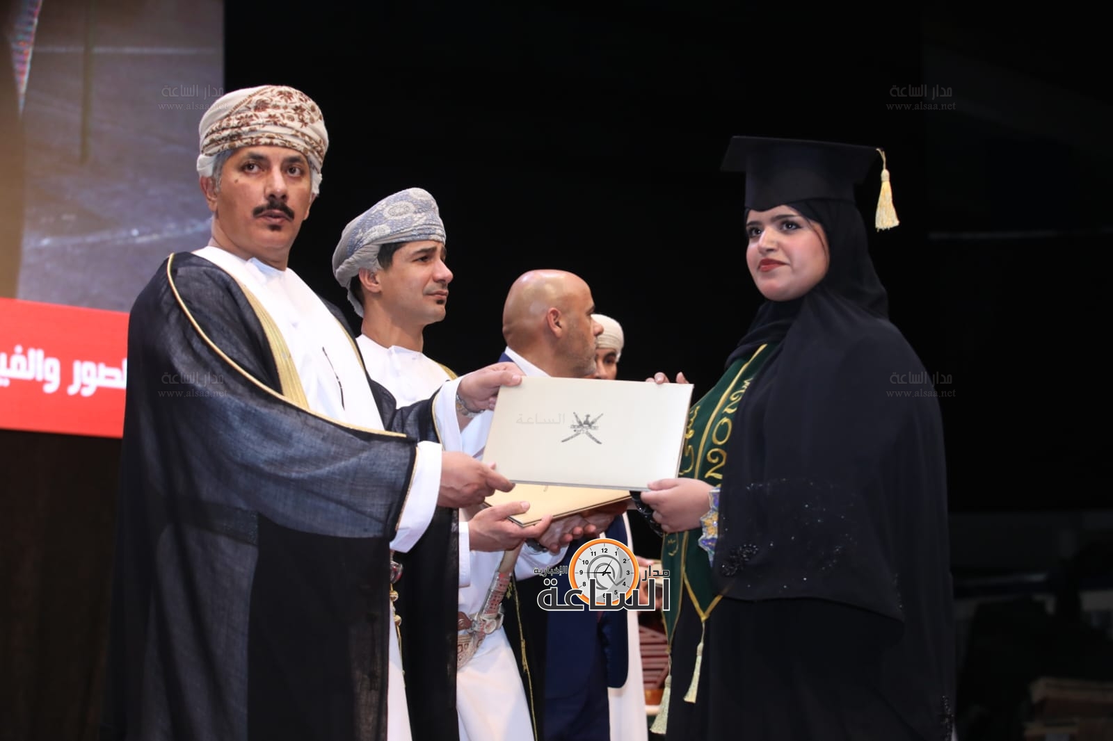 Madar Al-Saa Images 0.7995368352472294