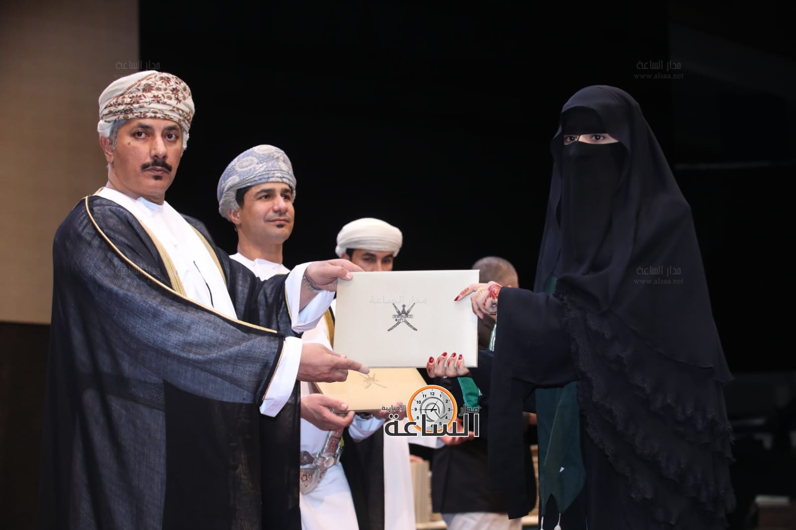 Madar Al-Saa Images 0.7865131044002025