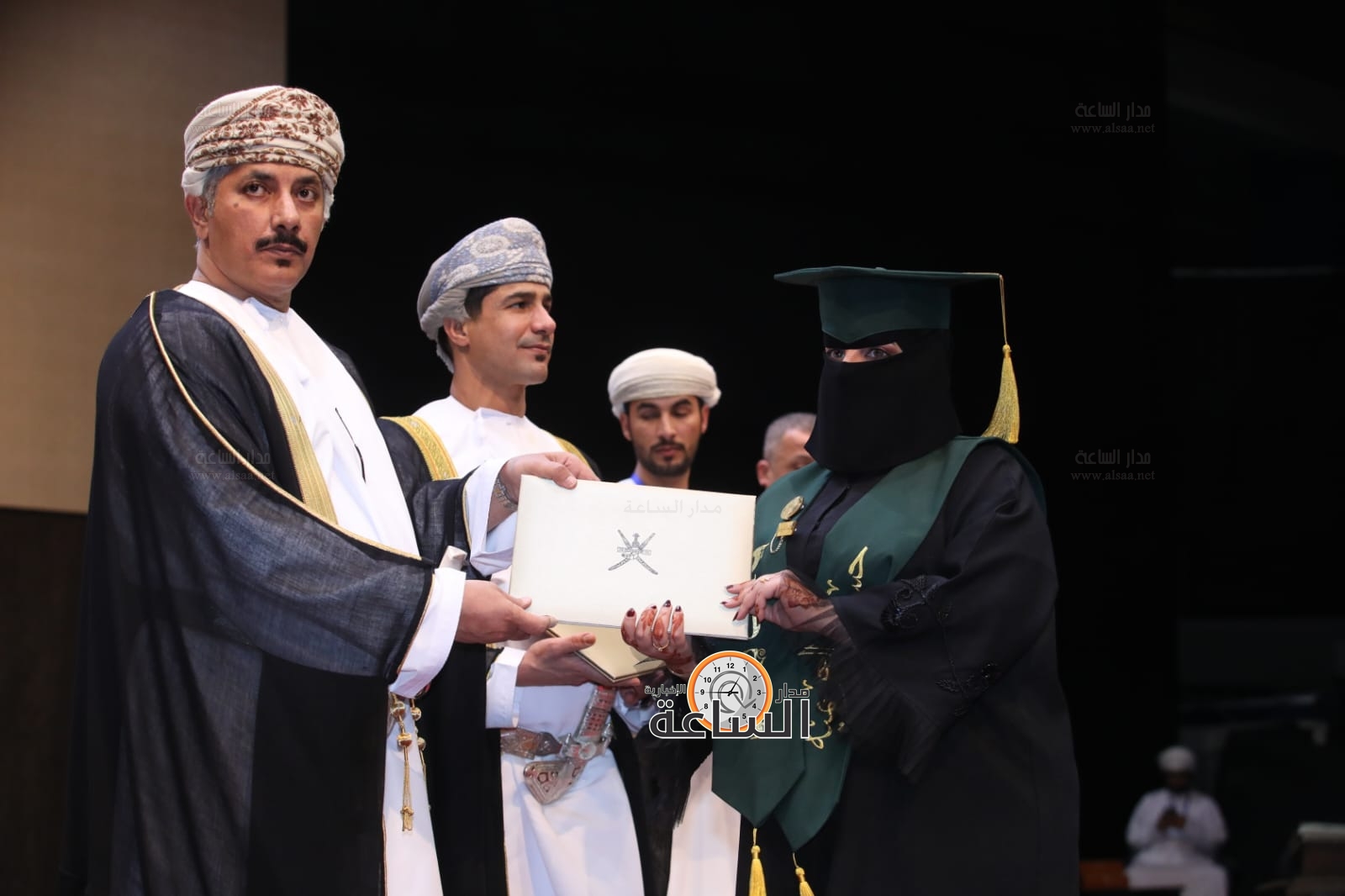 Madar Al-Saa Images 0.9308094379983745