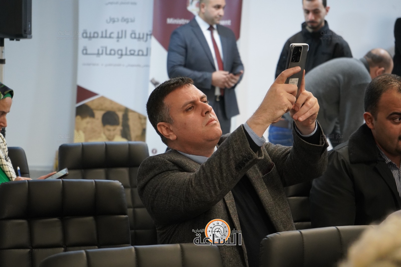 Madar Al-Saa Images 0.4813080597946715