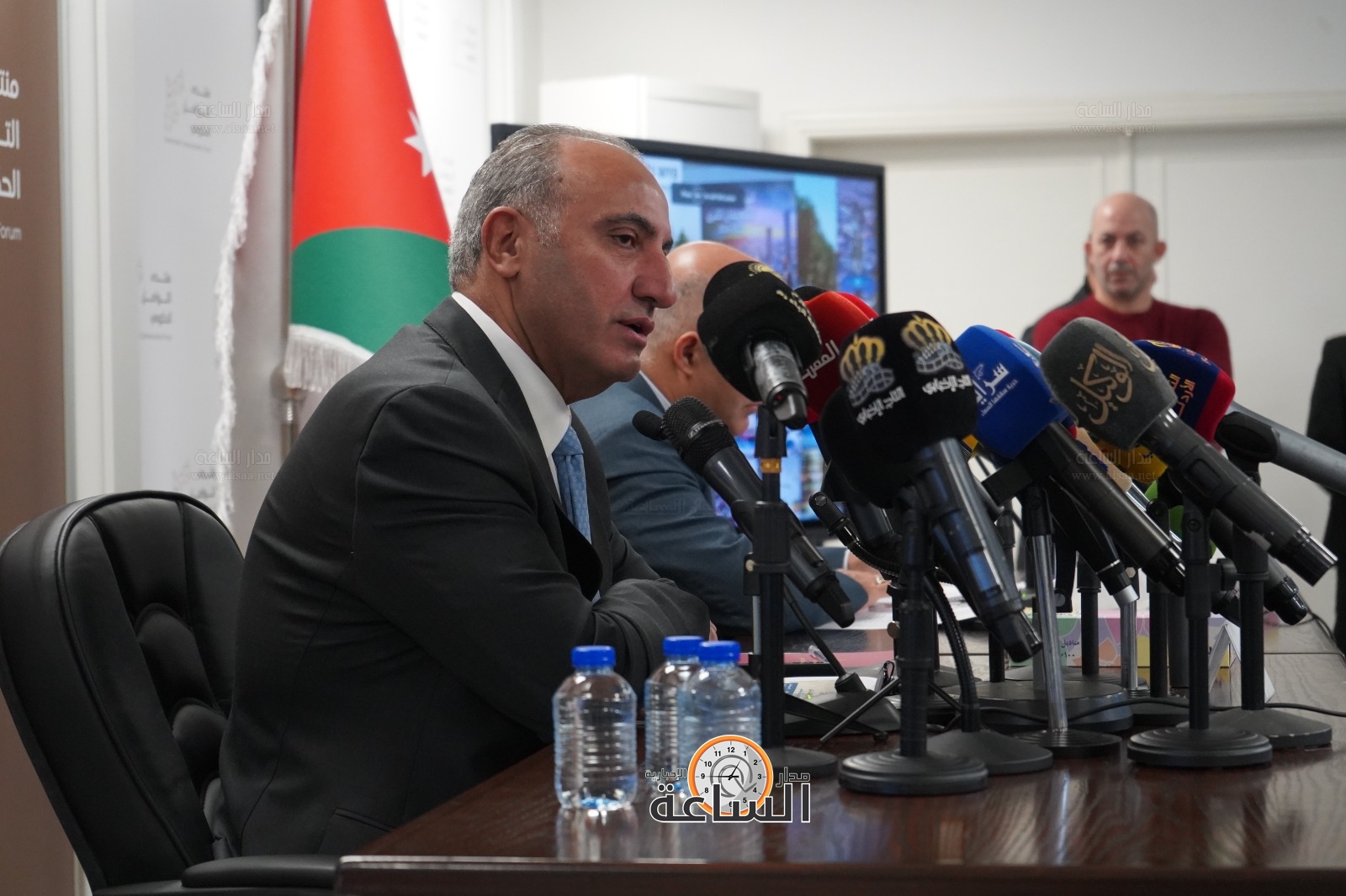 Madar Al-Saa Images 0.9137815529231719