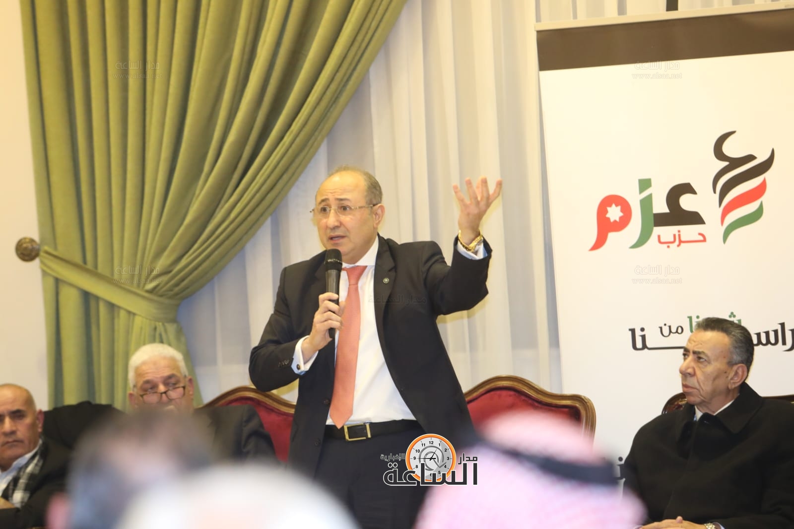 Madar Al-Saa Images 0.8711378107698762