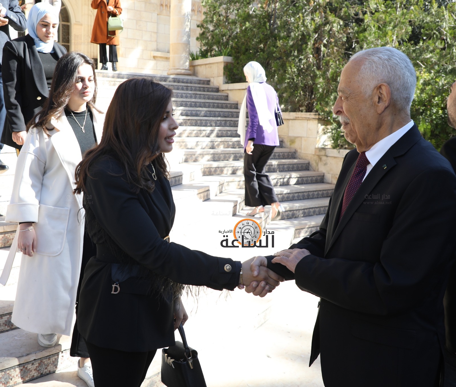 Madar Al-Saa Images 0.17982154137154627