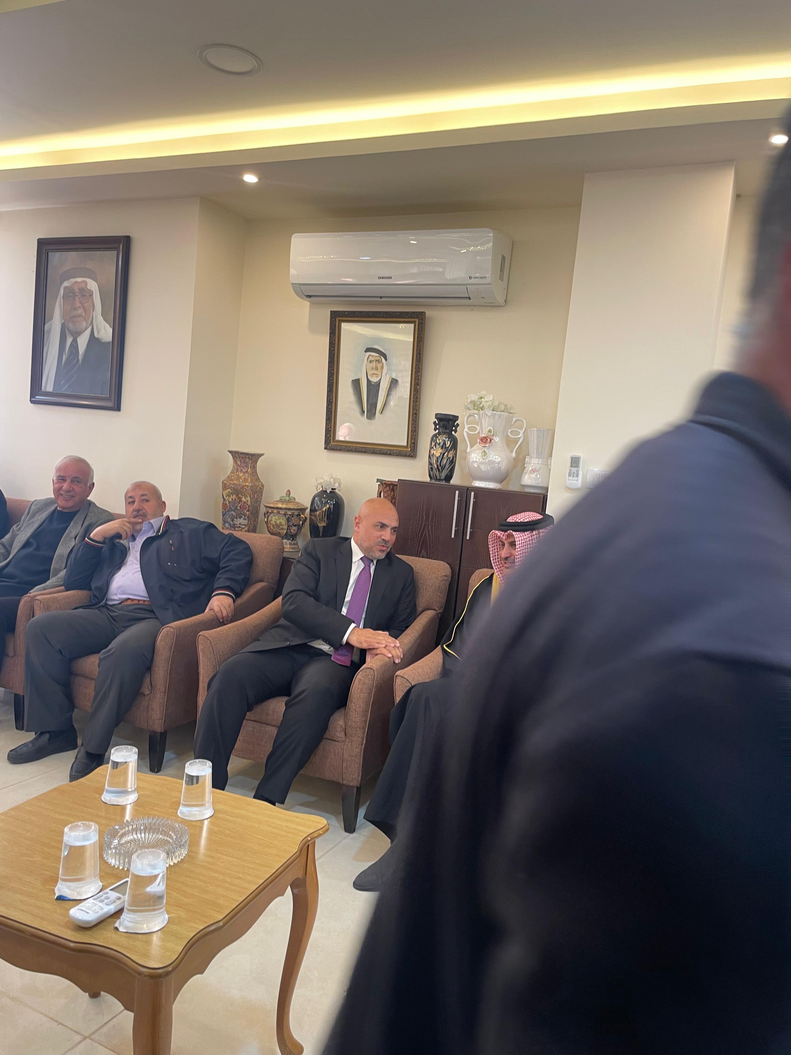 Madar Al-Saa Images 0.4908712721175619