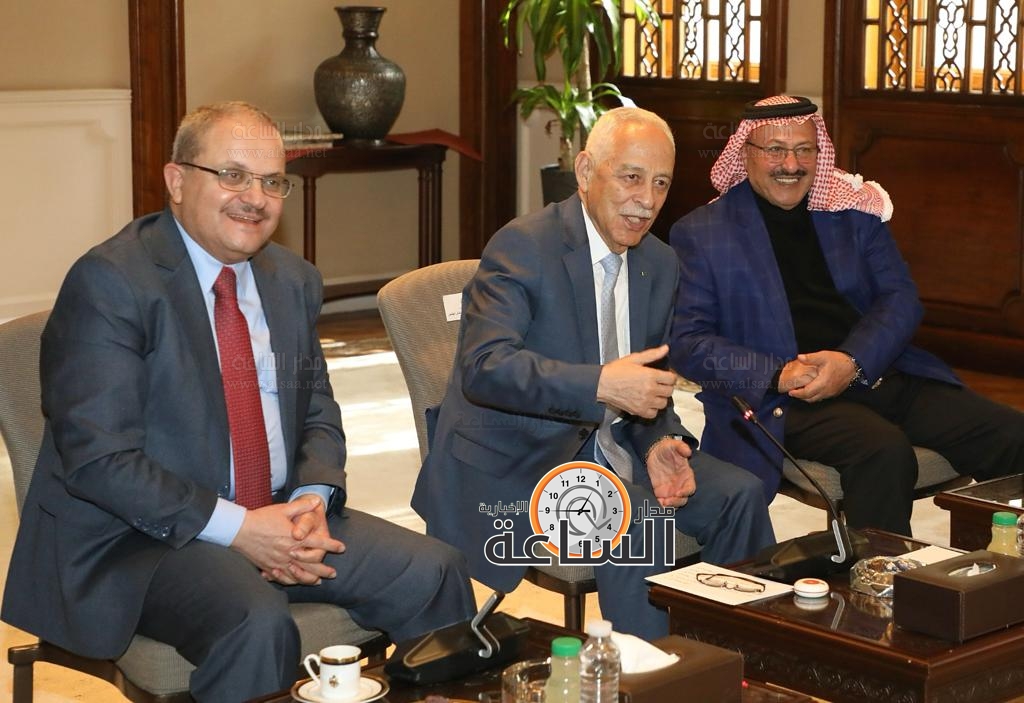 Madar Al-Saa Images 0.04238170903795235