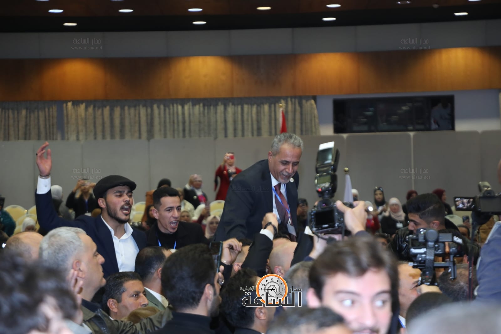 Madar Al-Saa Images 0.6710017129526564