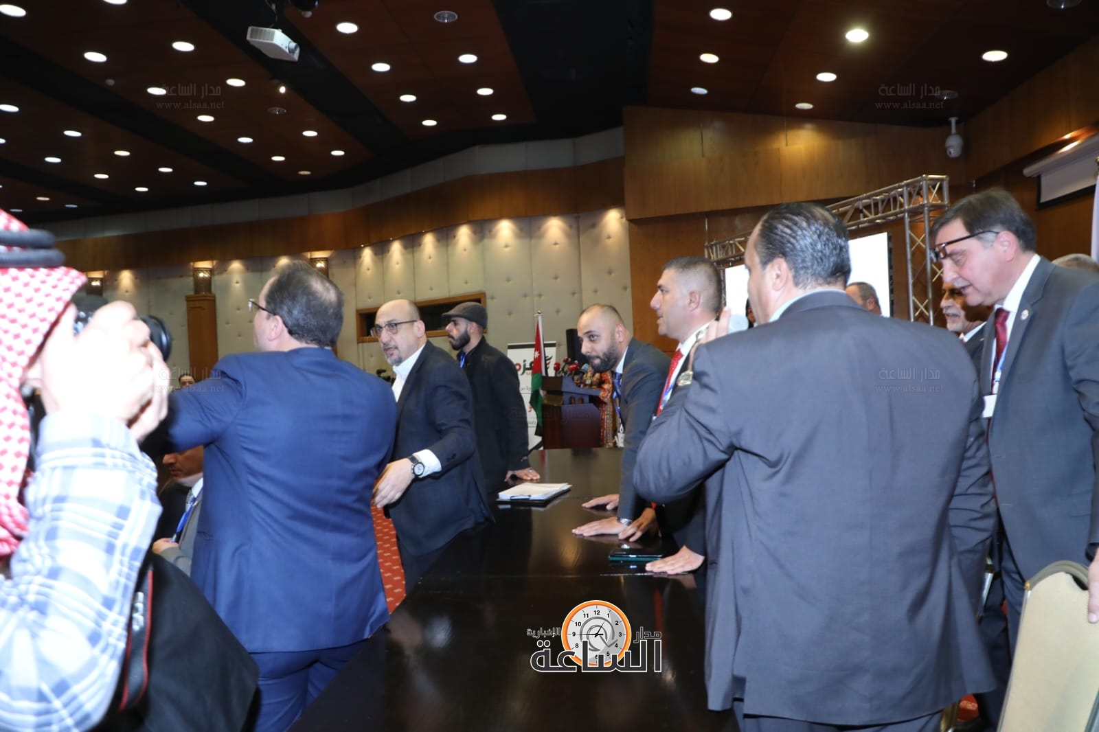 Madar Al-Saa Images 0.16755372207400643