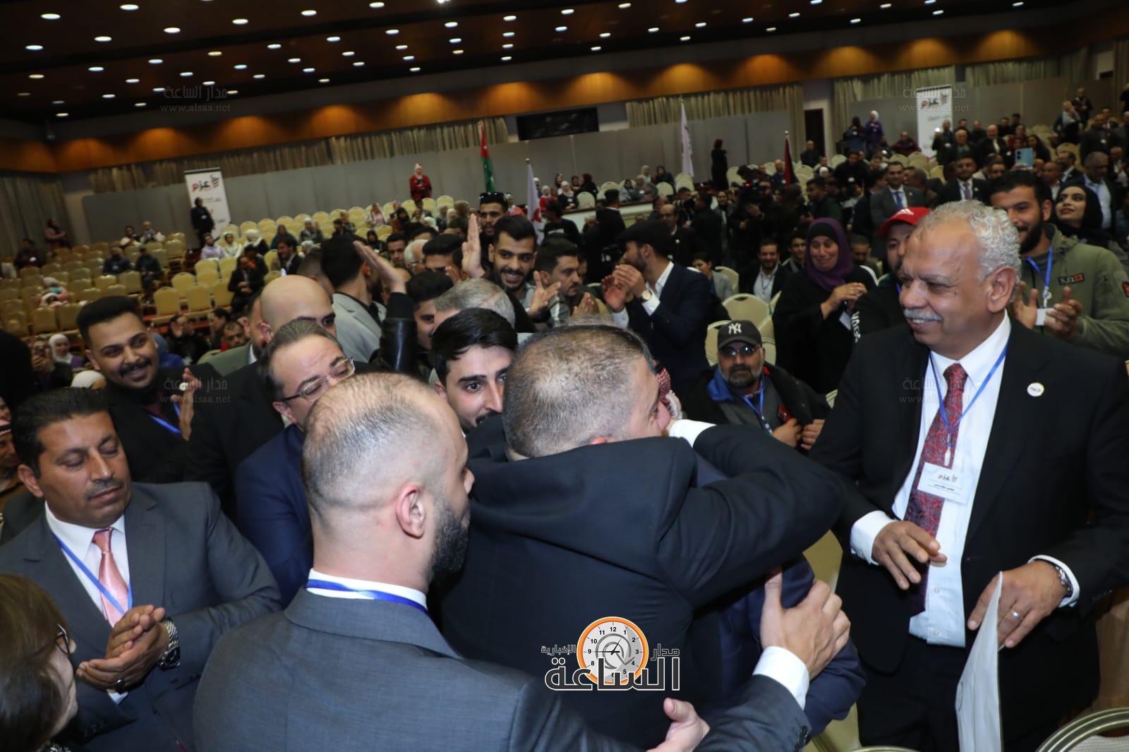 Madar Al-Saa Images 0.4550108446557426