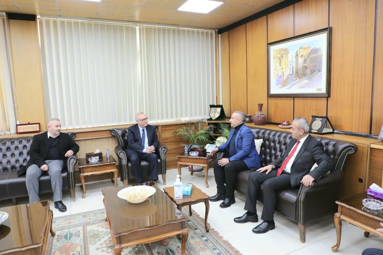 Madar Al-Saa Images 0.19882902799599678