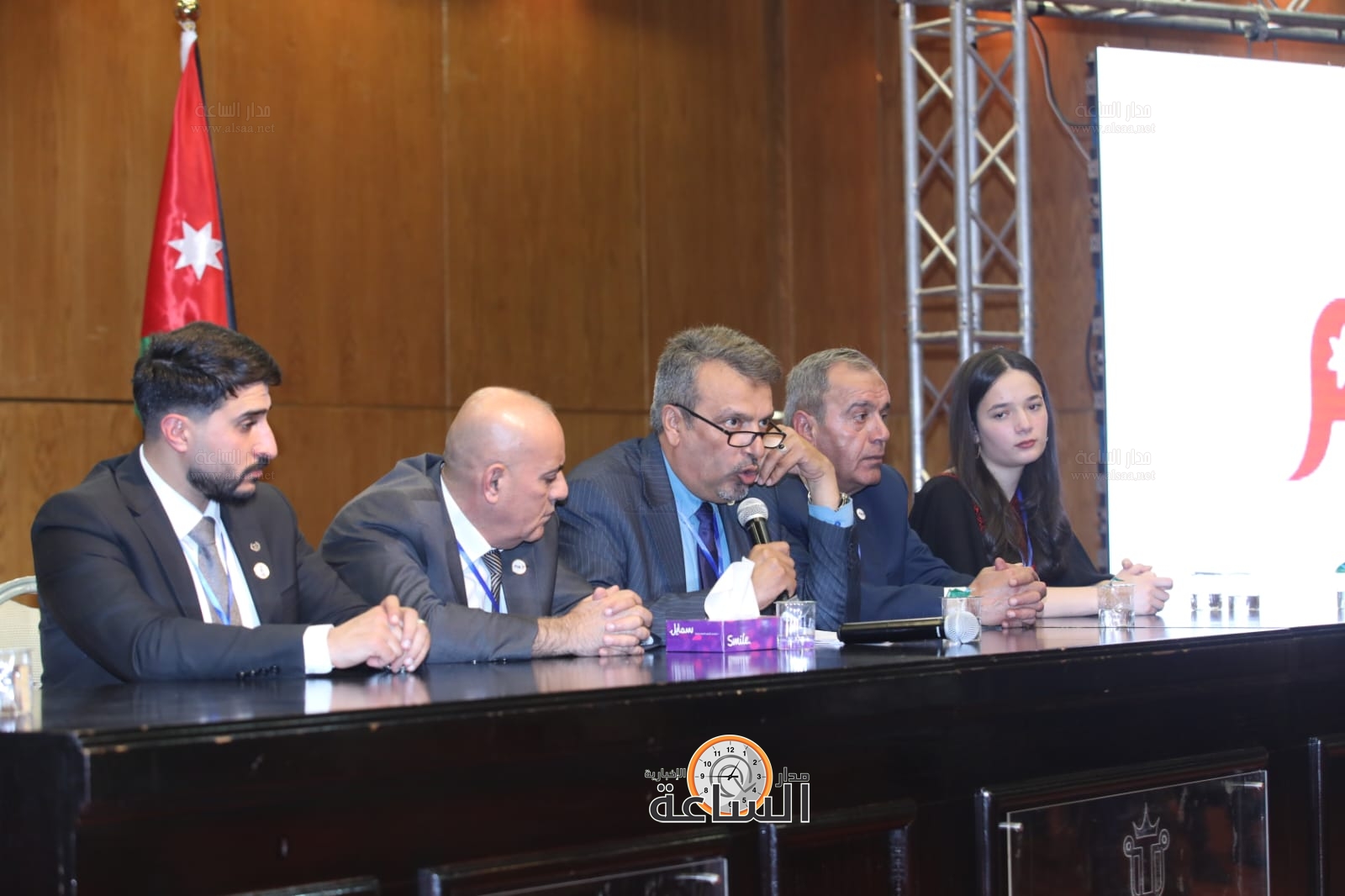 Madar Al-Saa Images 0.17660196809722084