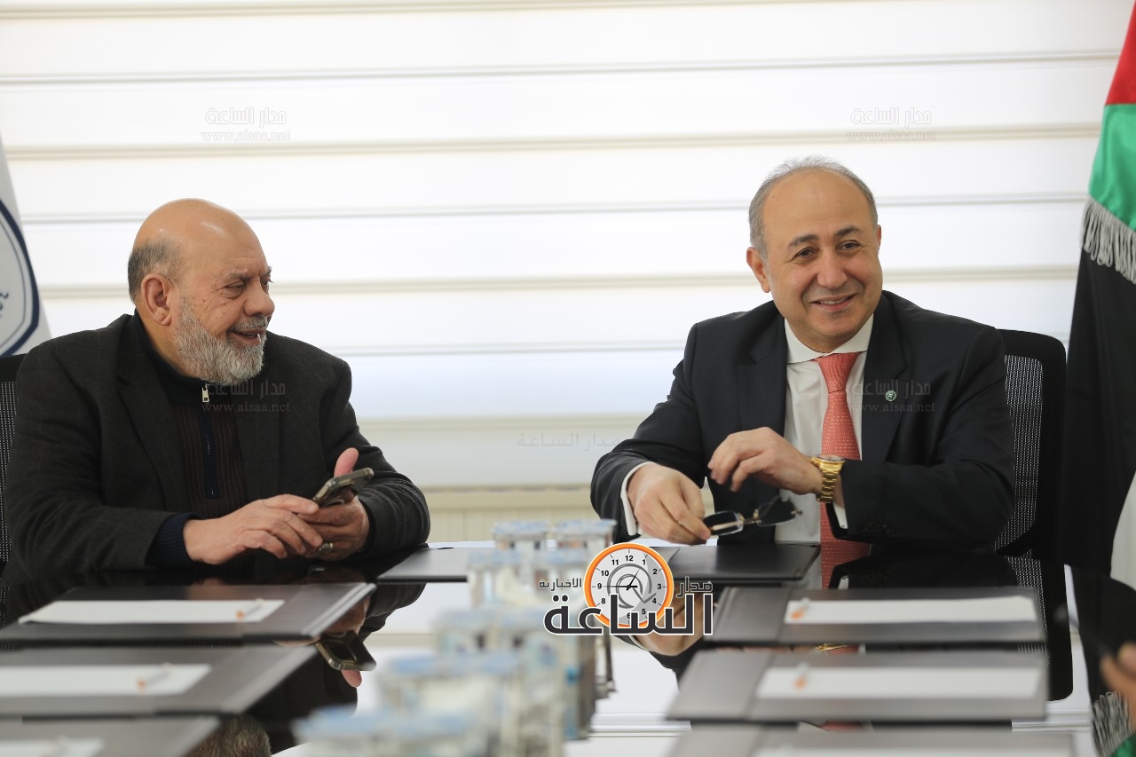 Madar Al-Saa Images 0.9757161207500873