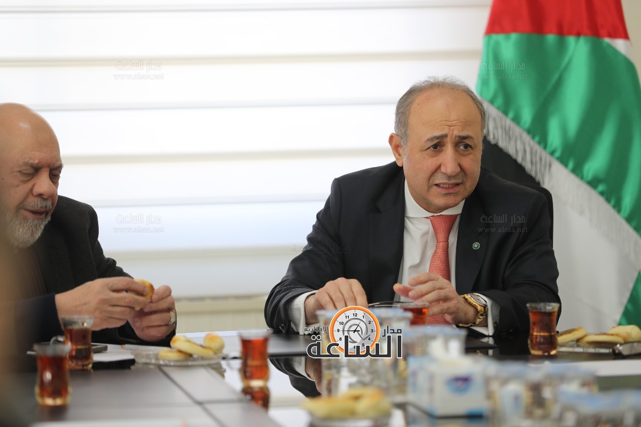 Madar Al-Saa Images 0.7501421646847615