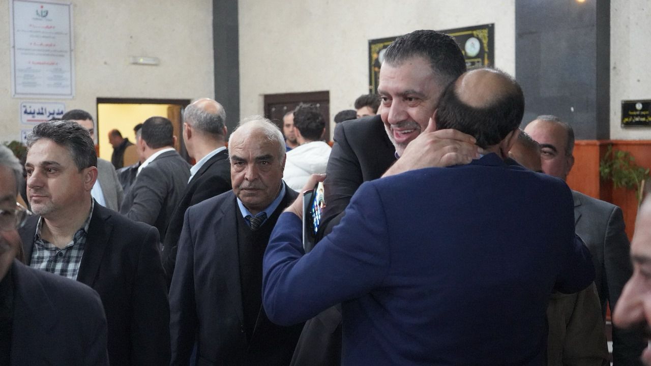 Madar Al-Saa Images 0.9673390881848609