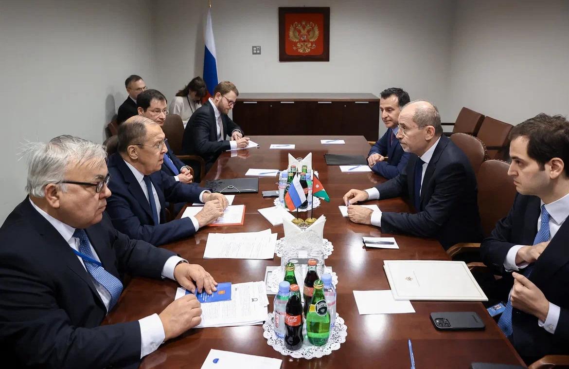 Madar Al-Saa Images 0.7524116485036529