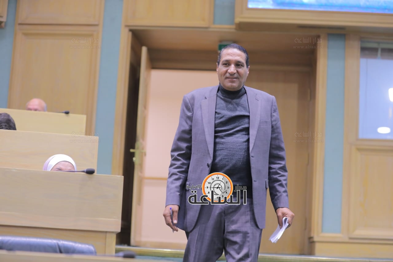 Madar Al-Saa Images 0.327948380105747