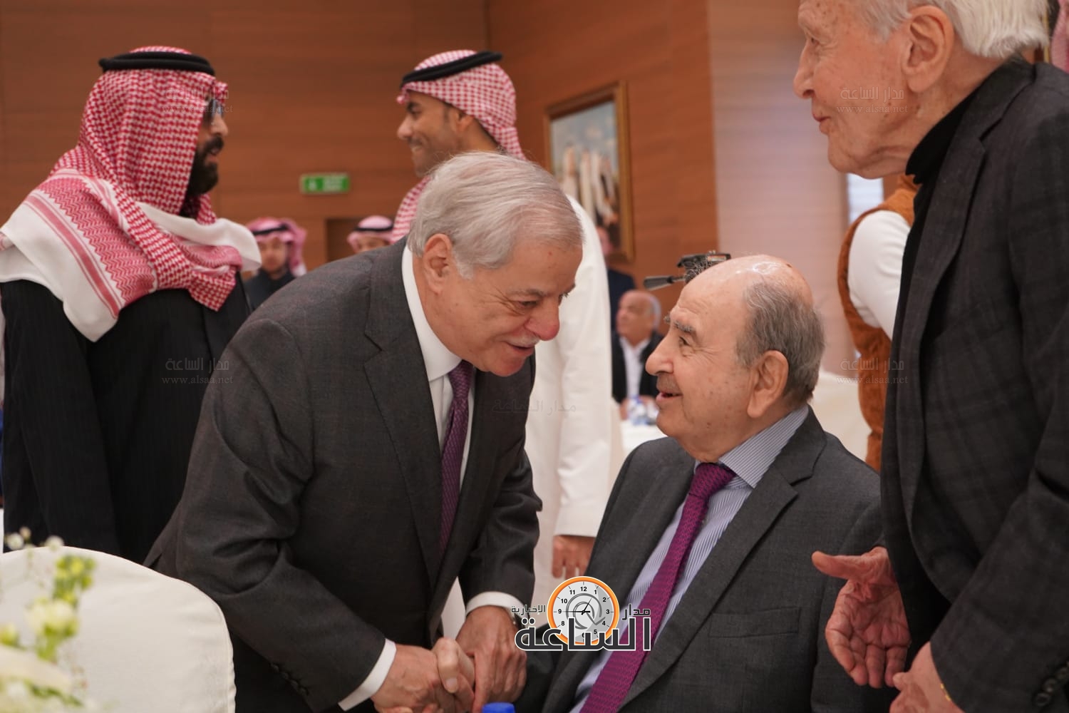 Madar Al-Saa Images 0.6438516461886932