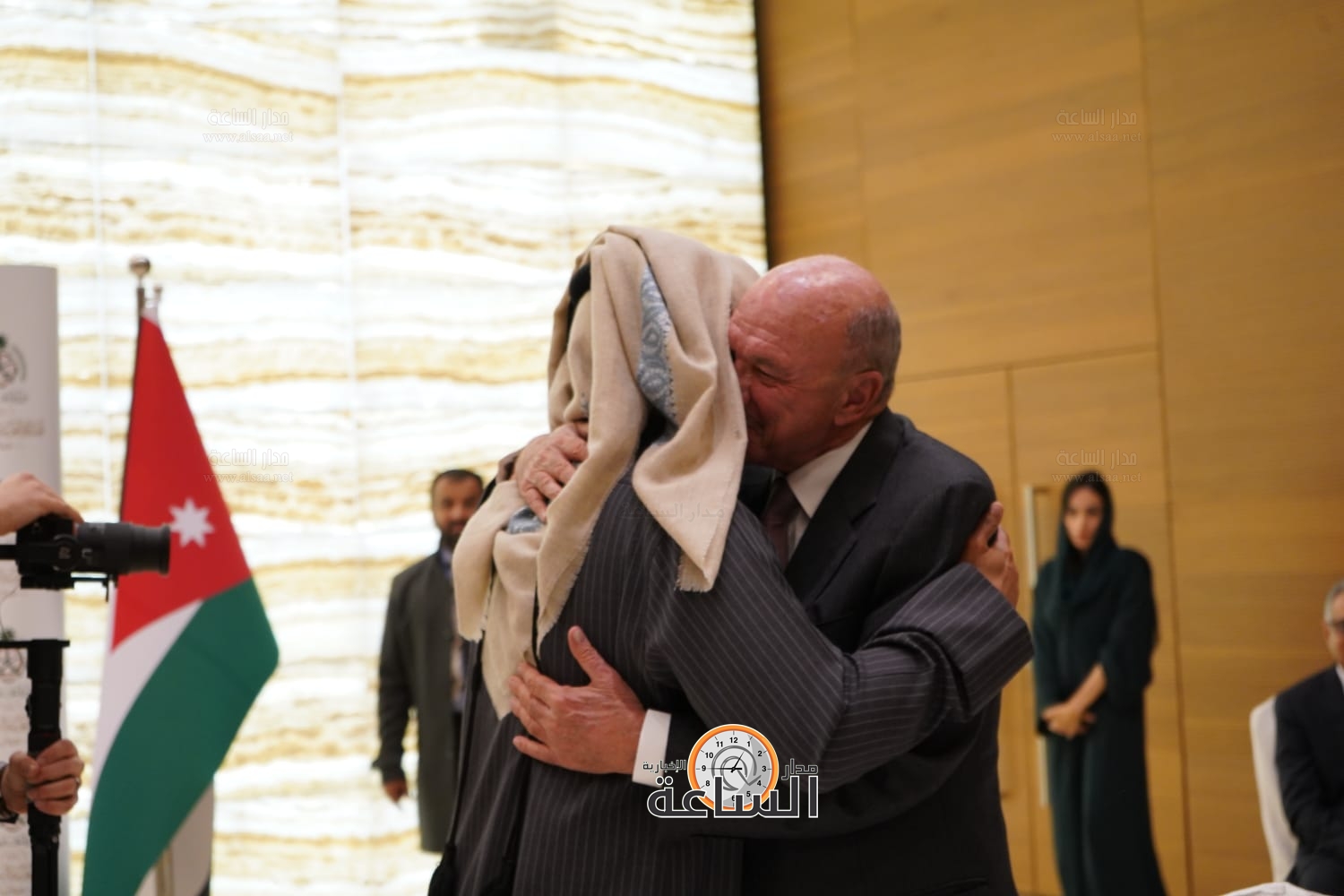 Madar Al-Saa Images 0.4070560325975592