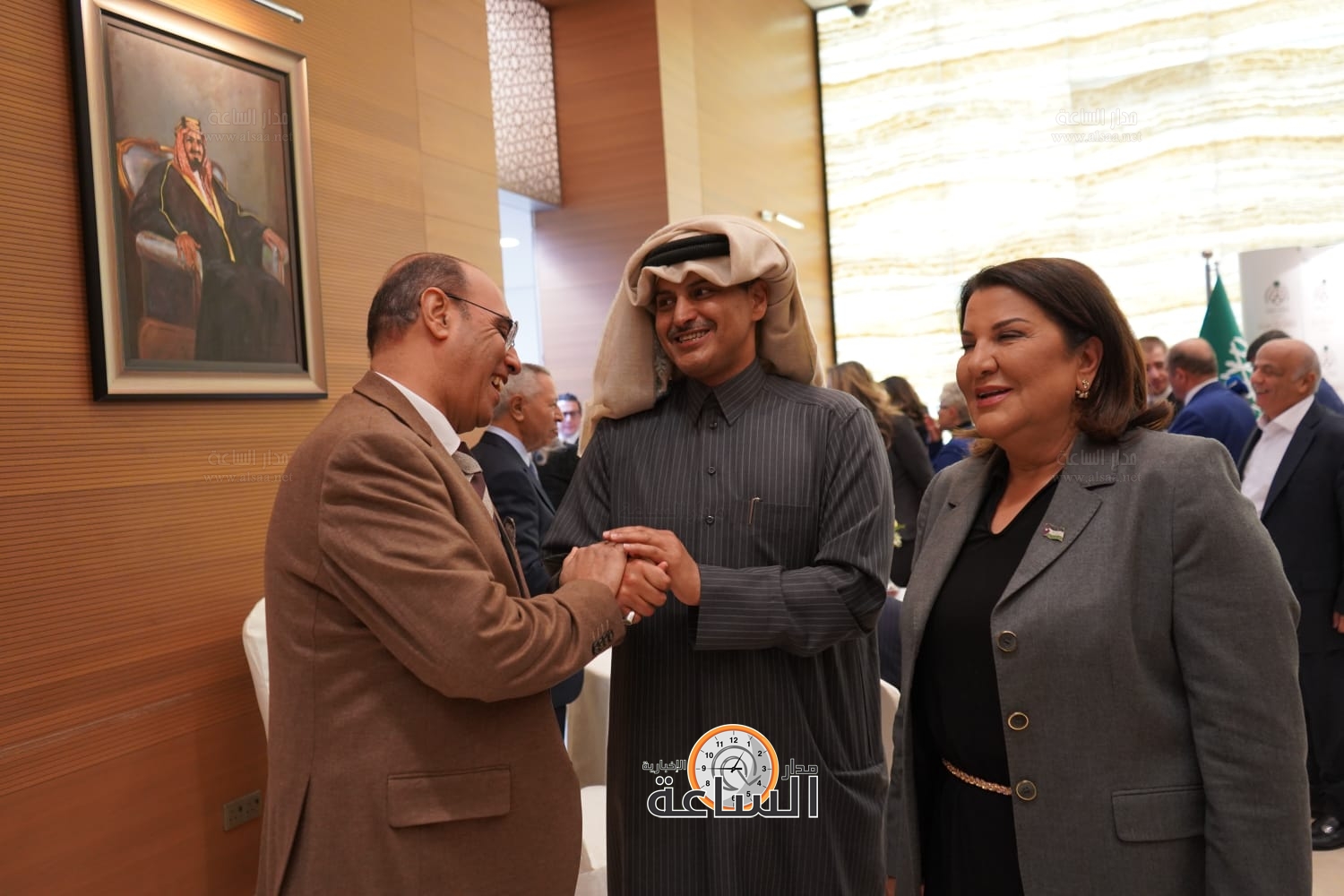 Madar Al-Saa Images 0.351796908076462