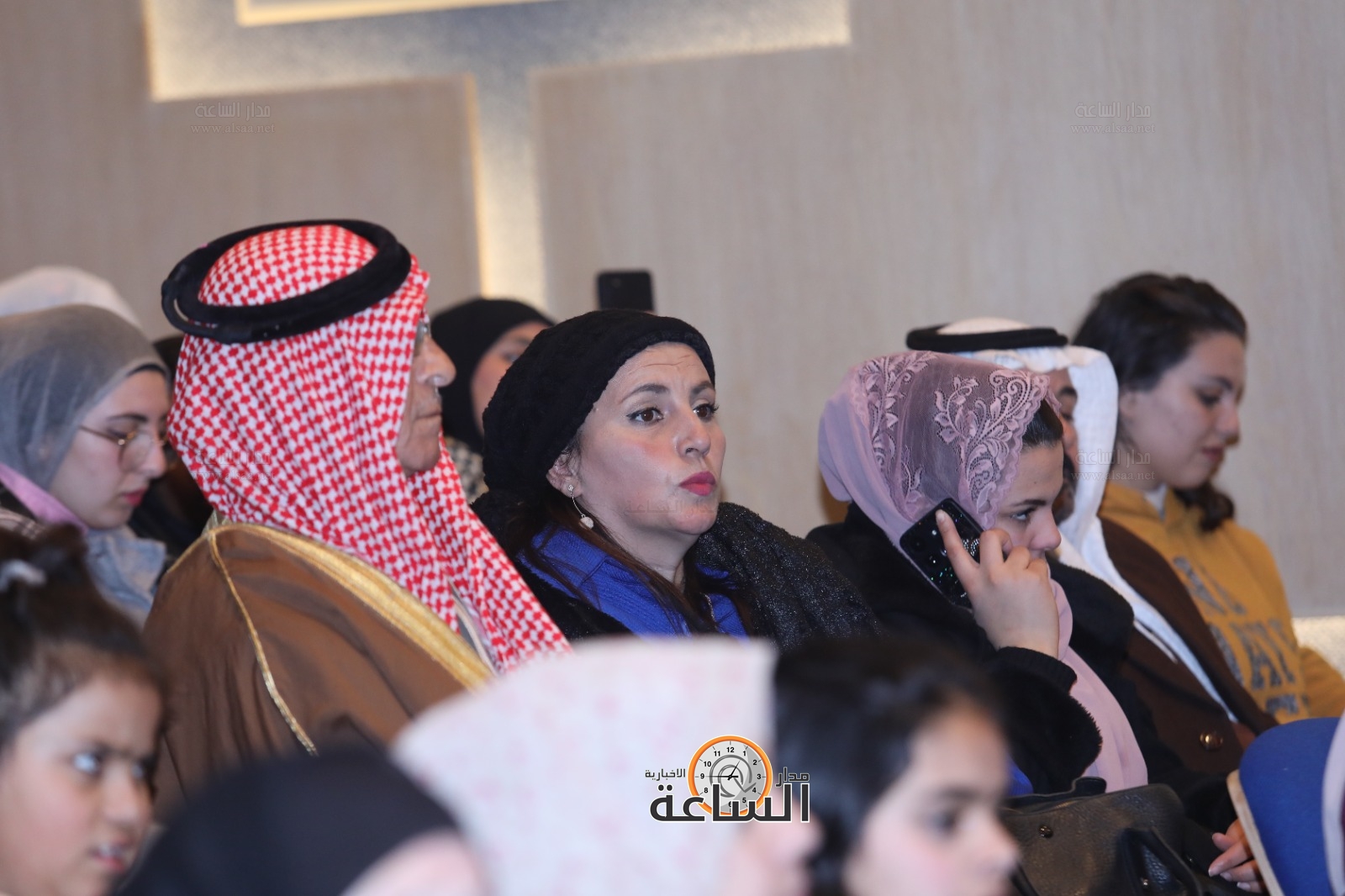 Madar Al-Saa Images 0.22874388885015118