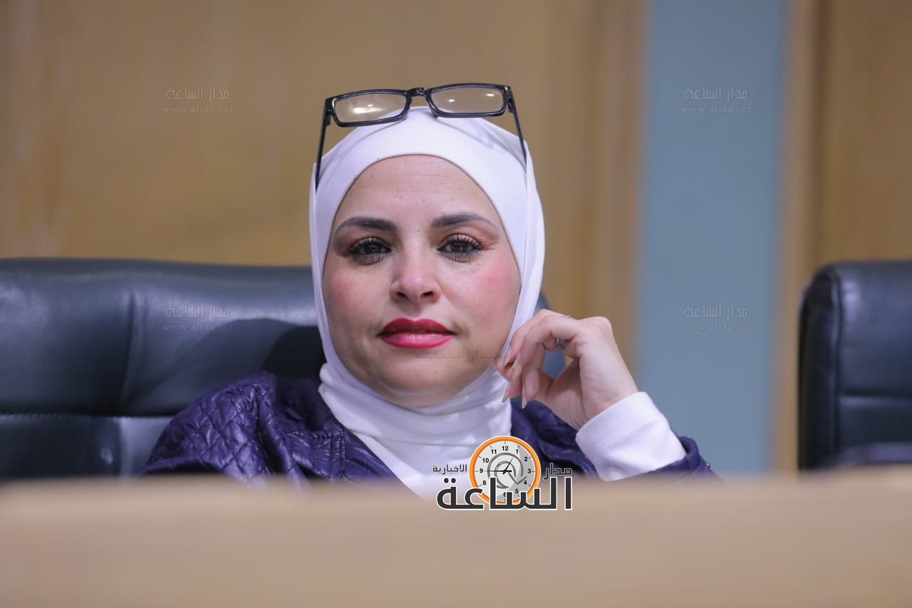 Madar Al-Saa Images 0.046145193401396334