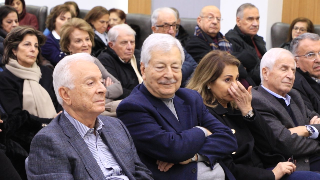 Madar Al-Saa Images 0.4220788431530993