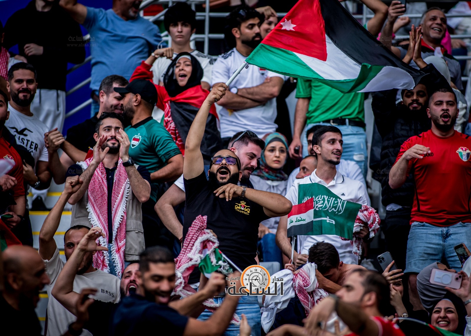 Madar Al-Saa Images 0.579962346614973