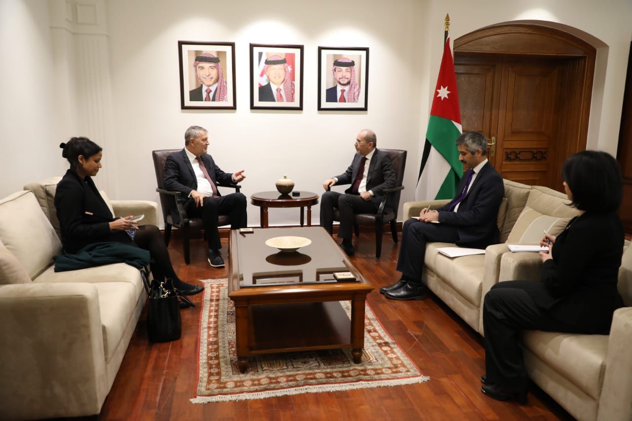 Madar Al-Saa Images 0.6465907168001461