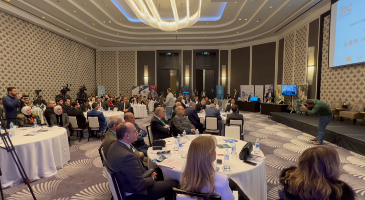 Madar Al-Saa Images 0.6905740984992337